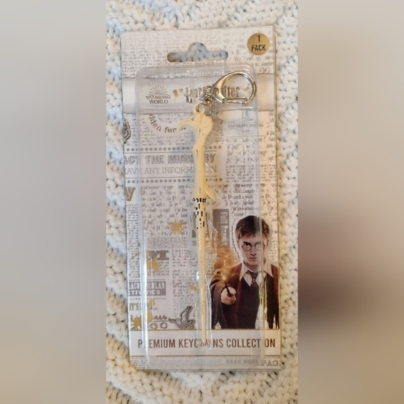 Lord Voldemort Wand  Keychain Harry Potter Series 1 - Picture 1 of 2